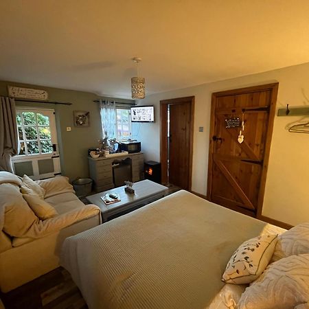 Pear Tree Cottage Courtyard Kinton 外观 照片