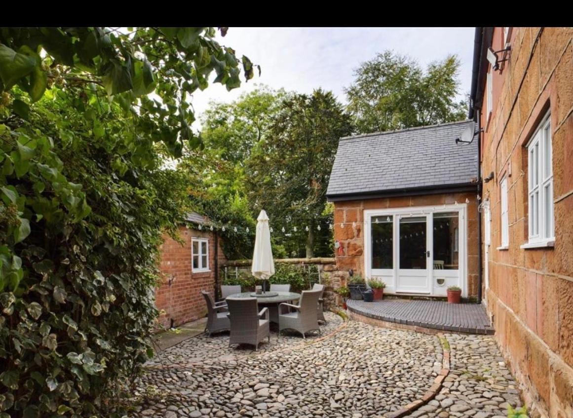 Pear Tree Cottage Courtyard Kinton 外观 照片
